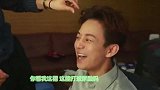何老师被网友问是否打过玻尿酸，何炅竟发次毒誓证明自己