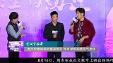 周杰伦晒妈妈叶惠美照片 抱可爱狗狗微笑气质佳