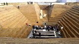 荆州农民修渠挖出古墓，随葬品中发现一物被称为无价之宝！