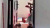 男子天天吐槽老婆穿裙子
