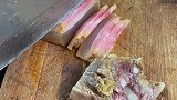 在我们农村也没啥好吃的，就只有煮点香肠腊肉
