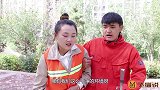 小伙热心帮助环卫工，竟是为了拍视频，哪知螳螂捕蝉黄雀在后！