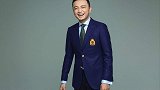 明星另类年终奖？尼格买提帮化妆师追李现，网友：羡慕