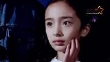 杨幂11岁与李亚鹏搭戏片段曝光大眼明亮腿细又长