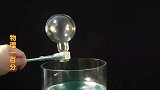 俩神奇的物理实验，不加热也能使液体沸腾？人造喷泉什么原理？