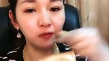 拿肥肉当油条吃，大姐勇气可嘉，我佩服了！