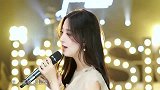 美女翻唱经典闽南语《车站》，歌声道尽离别的不舍，感人好听