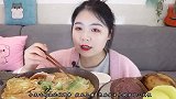 冬日里来一碗暖洋洋的芝士拉面 蒸的耙耙红苕～
