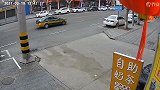监控这种司机还是趁早上交驾照吧，这样开车和谋杀有什么区别