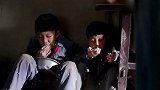 哥哥去世嫂子住院,家里两小孩没人管,姑姑回家看到这一幕,落泪