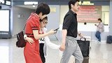 陆毅呵护妻女温馨惹人羡贝儿身高快赶超妈妈了！
