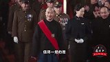 为避免受到惩罚，他带着3个老婆逃亡美国，拒绝加入美国籍