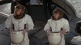 【老电影故事】人类发现一艘古老飞船，里面有三只高智商猩猩