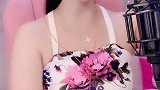 爱笑的妹子翻唱歌曲精彩有看点，值得点赞！