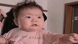 宝宝把我奶瓶还给我，我生气了