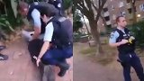 澳洲也现暴力执法：16岁原住民少年被警察当街撂倒 脸朝下砸地