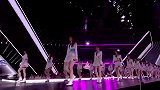 小姐姐们动作整齐划一，这气势爱了爱了