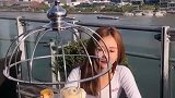 这是一个有大局观的妹子，说啥都不嫁给歪果仁！