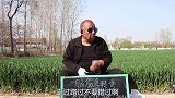 脑筋急转弯：骗子摆摊猜字谜，遇机智美女，这下骗子被套路惨了