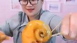 大海螺吃出幸福的味道，小姐姐这吃相真诱人，我已经流口水了！