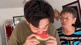 那一瞬间我真的…多幸运拥有一个无论在哪都会细心护我周全的他 情侣日常 恋爱 十开和笑笑