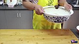 韭菜饼此做法，实在太香了，铁蛋儿做了一大盘，儿子媳妇吃的精光