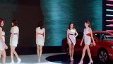 李凉凉和一大波美少女走秀，真是太养眼了，说说你最喜欢哪一个？
