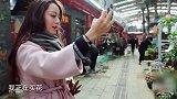 吉娜想买小兔子先要问郎朗的意见，郎朗同意才买，情商真高