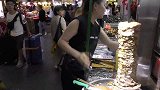 首尔标志性的韩国街头小吃，最好的摊位在明洞街