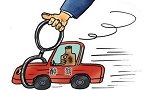 醉驾撞上路边货车 “心大”司机却在车里呼呼大睡