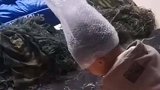 儿子提前敬孝还不能打，打了哭的就更像了