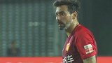 拉维奇圆月弯刀直接攻门 吴龑指尖触球化解必进球