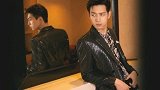 2019微博之夜：李现豹纹衬衫演绎复古摩登风尚
