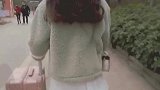 偶遇漂亮小姐姐，白色蕾丝裙配同色平底鞋清纯脱俗，女神范十足