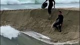 这冲浪技术是真厉害啊！
