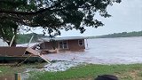 暴雨洪水龙卷风 美国中南部遭遇极端天气 多栋房屋被整体冲走