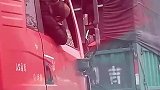 大哥是个纯爷们，自己剪头发