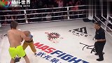 一龙KO两米巨人，对手直接弃权不敢再战，台下的美女都笑了！