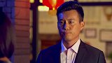 小伙过来帮妻子取眼镜药水，看见二婶半夜还在忙，心里有点心疼