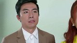 美女敲门无人应，万万没有想到小伙直接撞门，场面不要太搞笑