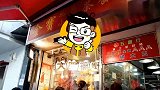 香港美食：快刀手果然厉害，不仅斩料的速度快，掉边角料也不手软