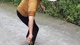 大姐甩的是什么东西？
