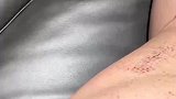 男子到澡堂去搓澡，被师傅搓出刮痧的感觉