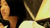 女孩缺乏家庭关爱，沾惹恶习有家不回，结果被父母送进封闭学校！