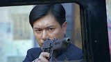 小伙狙杀鬼子军官，不料遭鬼子重火力围攻，下秒兄弟赶来霸气救场