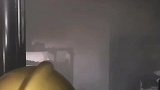 好惊险！一男孩独自在家被困火场