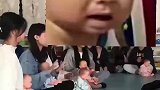 看半天都没觉得是玩偶，最后头掉了才看出来