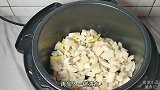 莲藕怎么做好吃？试试这简单又美味的做法，不放肉也能吃出肉香味