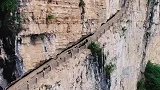云贵川交界处，一条通往世外桃源的悬崖路，只能摩托车通过
