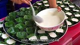 大妈街头卖漂亮小吃，路人怀疑是色素不敢买，老板：真不识货！